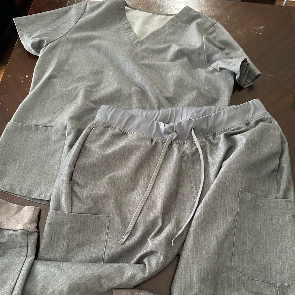 L/XL Mandala scrub set in slate
